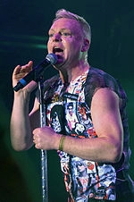 Andy Bell (singer)