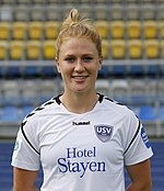 Catherine Bott (footballer)