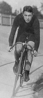 Iver Lawson (cyclist)