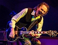 Jim McCarty (guitarist)