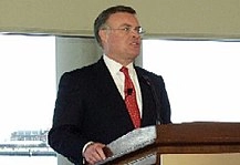 Ken Lewis (executive)