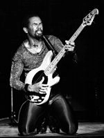 Louis Johnson (bassist)