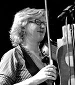 Mary Oliver (violinist)