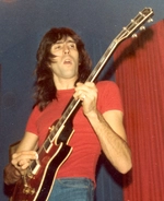 Mickey Finn (guitarist)