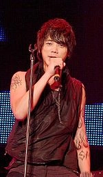 Shin (singer)