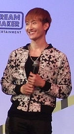 Zhou Mi (singer)
